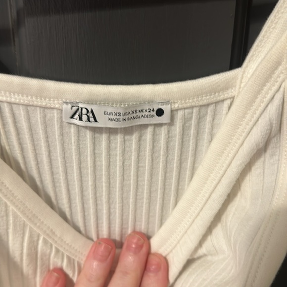 White bodycon dress - Picture 3 of 3